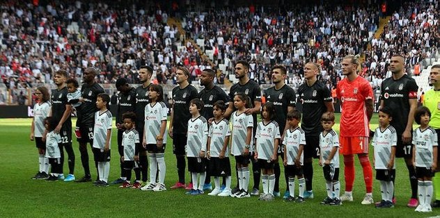 Beşiktaş'ın yıldızı umreye gitti