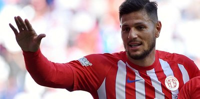 Antalyaspor kaptan Diego ile sözleşme uzattı