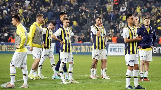 Fenerbahçe'de büyük tehlike! 4 futbolcu...