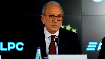 Türk hakemlerle aynı