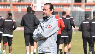 Balıkesirspor'da teknik direktör Yusuf Şimşek istifa etti!