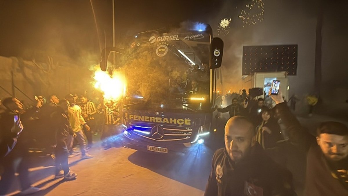 Fenerbahçe kafilesi Antalya’da coşkuyla karşılandı