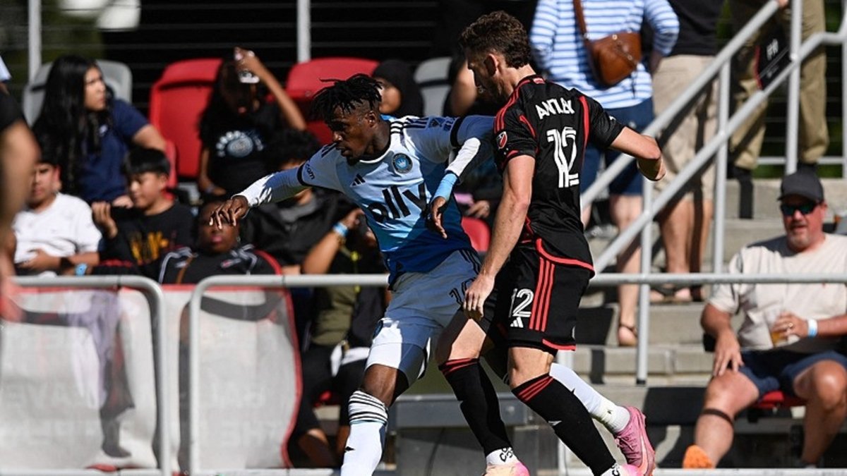 Zaha yıldızlaştı, sahada gerilim çıktı! Charlotte DC United’ı 9 kişiyle devirdi Zaha yıldızlaştı, sahada gerilim çıktı! Charlotte DC United’ı 9 kişiyle devirdi