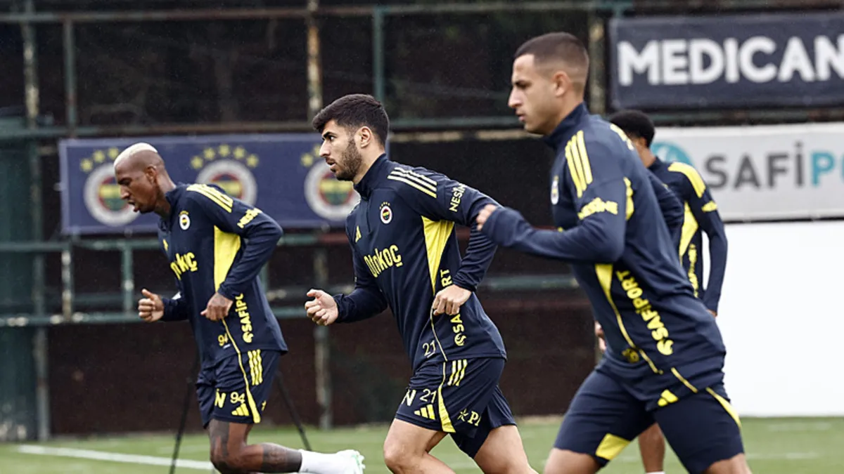 Fenerbahçe hazırlıklarını çift antrenmanla sürdürdü