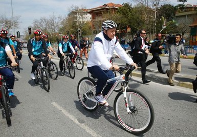 Cumuhurbaşkanı Erdoğan pedal çevirdi