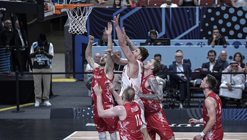 12 Dev Adam yarı finalde!