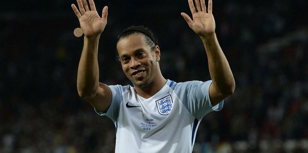 Ronaldinho geri geliyor