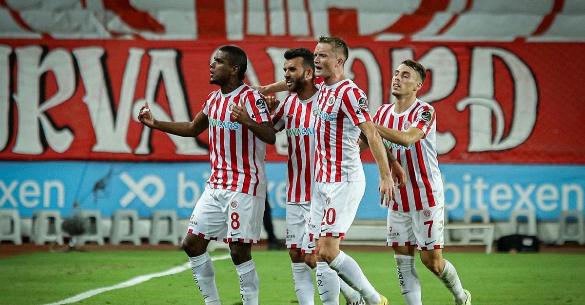 İstanbulspor 1-2 Bitexen Antalyaspor, Futbol