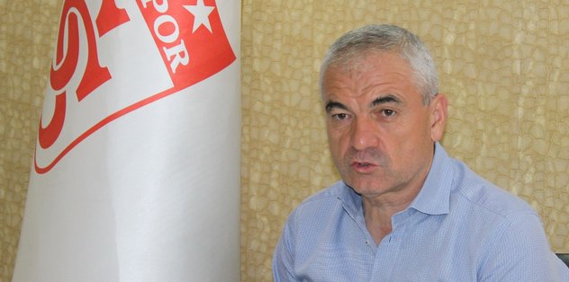 Rıza Çalımbay: "VAR'ın başında olanlar maç yönetmemeli"