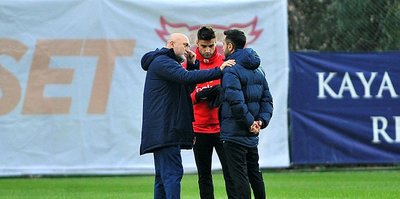 Kayserispor'da imzalar atılıyor