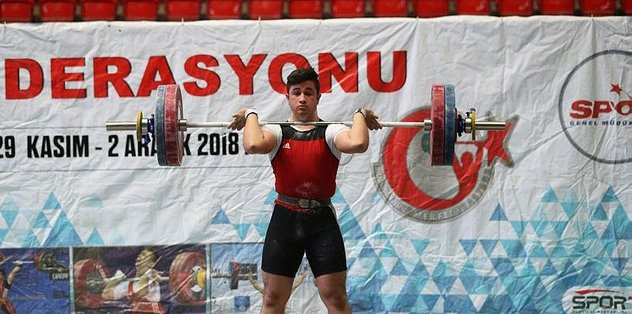 Bakan Kasapoğlu'ndan genç haltercilere tebrik