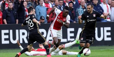 Ajax defeat Lyon 4-1 in Europa League semis