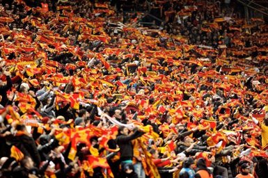 Galatasaray taraftarı şova hazırlanıyor