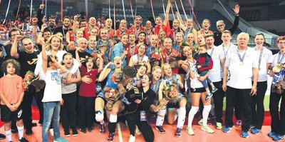 Eczacıbaşı VitrA, Minsk'i ezip CEV Avrupa Kupası’nı kazandı