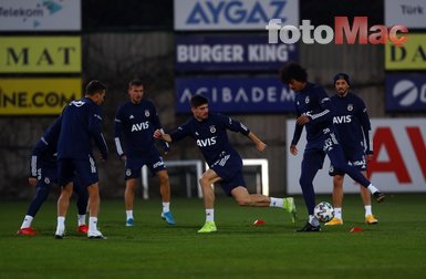 Transfer Operasyonu Basladi Fenerbahce Den 3 Futbolcuya Kanca Son Dakika Fb Haberleri Son Da