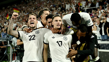 Köln'de kazanan ev sahibi!