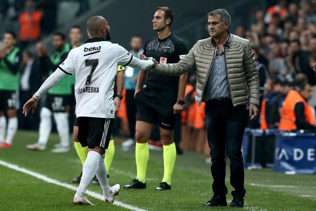 Åenol GüneÅten abisine sert gönderme: Tezgah!