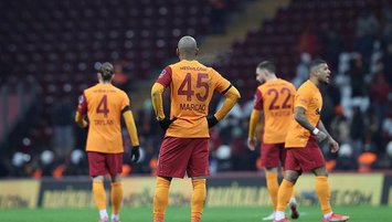 G.Saray hazırlık maçında dağıldı!