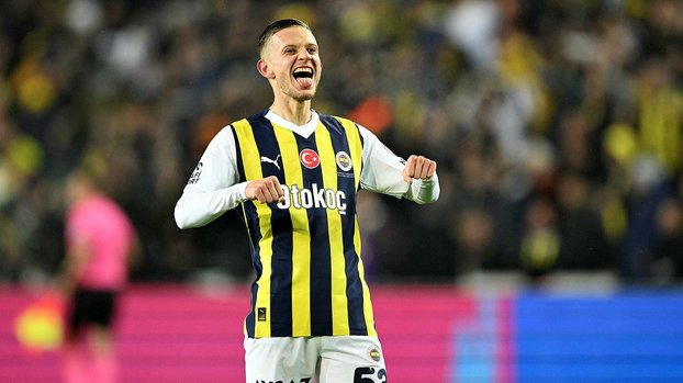 Övgüler Szymanski'ye