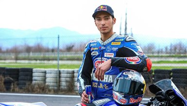 Milli motosikletçi Toprak Razgatlıoğlu İtalya'da birinci oldu