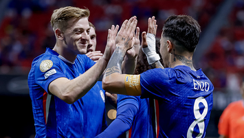 Chelsea galibiyetle başladı!