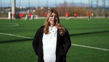 Kayserispor'da Berna Gözbaşı: Kayserispor'un transfer tahtasını açtırdım
