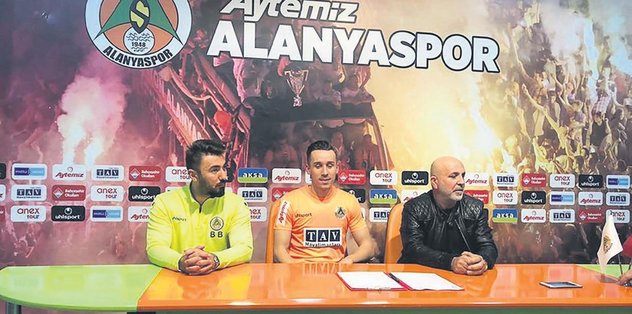 Çek golcü Sural Alanya’da