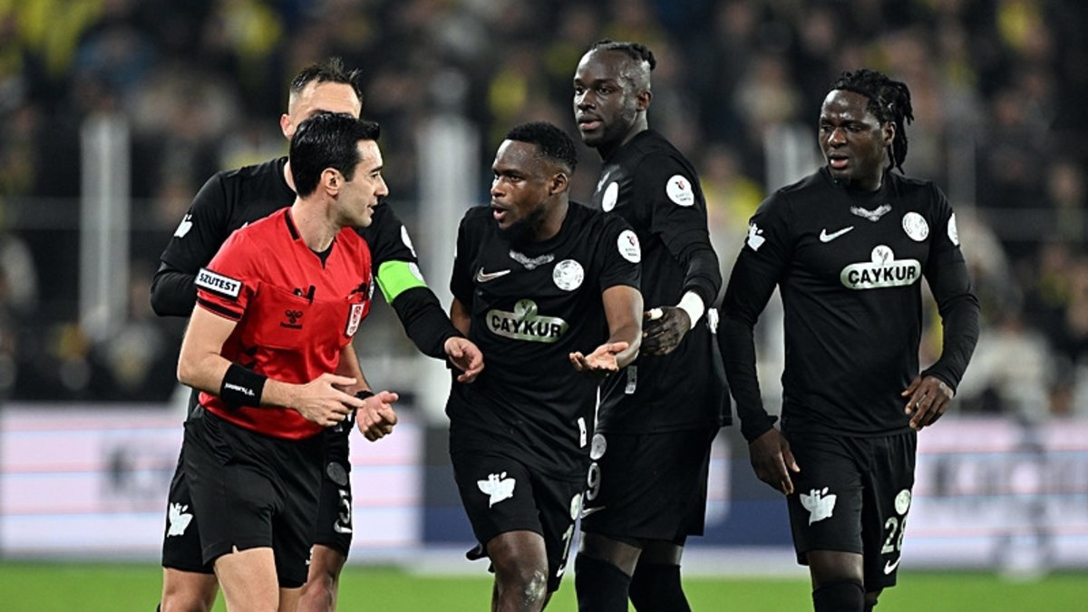 Spor yazarları Fenerbahçe - Çaykur Rizespor maçını değerlendirdi Spor yazarları Fenerbahçe - Çaykur Rizespor maçını değerlendirdi