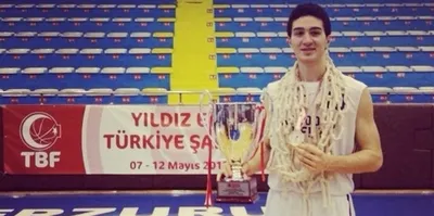 Petkimspor Mert'i renklerine bağladı