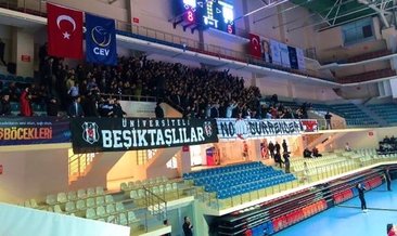 Beşiktaş - Fenerbahçe Opet maçına küfürlü tezahürat nedeniyle ara verildi
