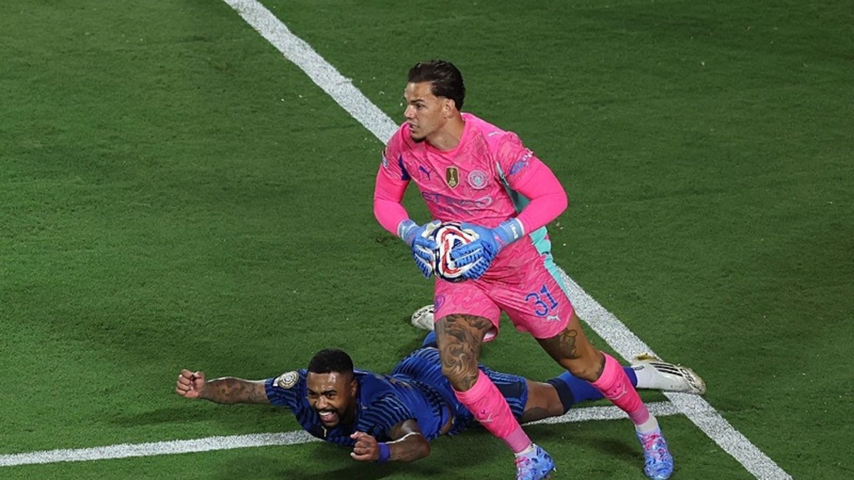 Galatasaray'a Ederson müjdesi! Alacağı ücret ve çifte imza çılgınlığı... Galatasaray'a Ederson müjdesi! Alacağı ücret ve çifte imza çılgınlığı...
