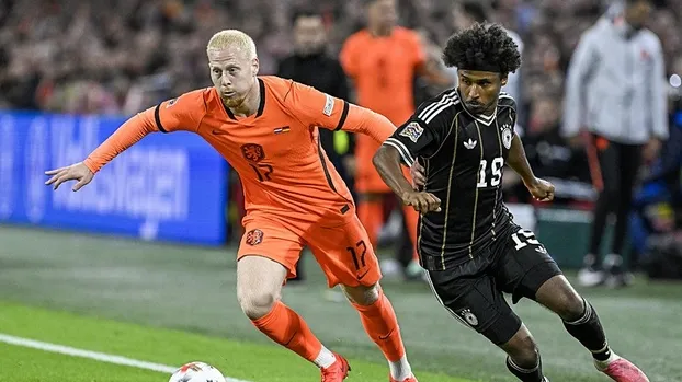 Hollanda ve Almanya dev maçta berabere kaldı