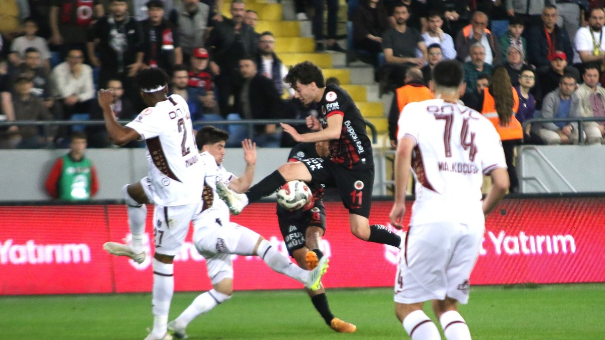 Eryaman'da Futbol Coşkusu: Gençlerbirliği'nin Golü Neleri Getirecek?