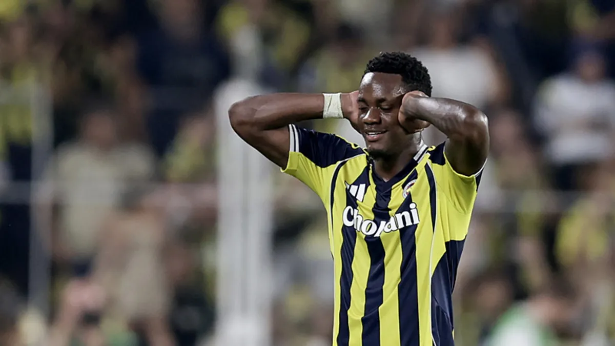 Fenerbahçe'de Jhon Duran şoku! Maça devam edemedi