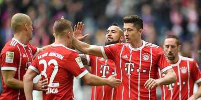 Bayern Münih, evinde farklı kazandı!