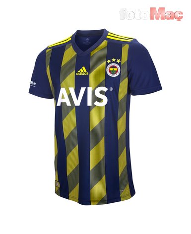Fenerbahçe futbol takımı 2019-20 sezonu forma tanıttı
