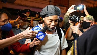 Ronaldinho kefaletle çıktı
