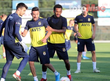 Fenerbahçe’de üç transferin geliş tarihleri belli oldu!