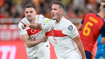 Aslan'dan Deniz Gül sürprizi!