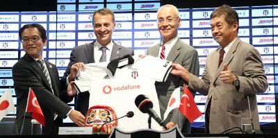 Beşiktaş Japon medya devi Mainichi ile sponsorluk anlaşması imzaladı! Kagawa sürprizi