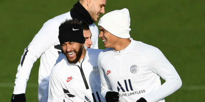 Neymar ve Thiago Silva koronavirüs nedeniyle Paris'ten ayrıldı!