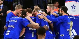 Anadolu Efes, Barcelona deplasmanında