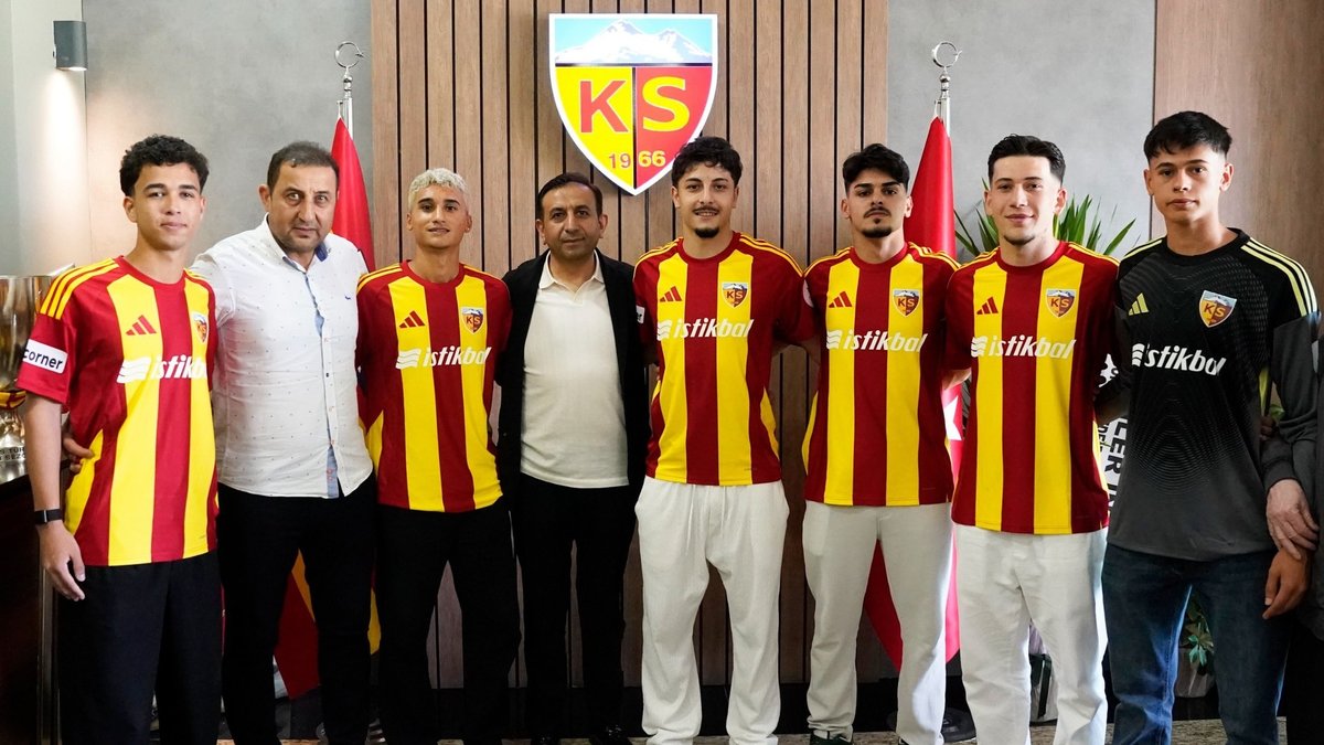 Zecorner Kayserispor'da 6 imza birden!