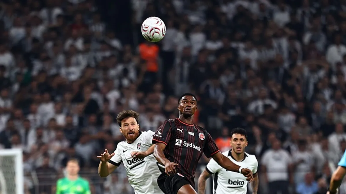 Beşiktaş-Midtjylland maçında kırmızı kart çıktı! İşte o pozisyon