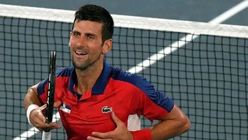 Novak Djokovic yarı finalde!