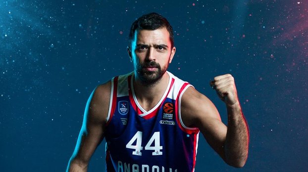 Anadolu Efes'ten Krunoslav Simon'a Eline Sağlık Malatyalı mesajı