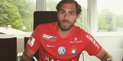 Elmander'in bırakmaya niyeti yok!