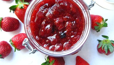 🍓ÇİLEK REÇELİ NASIL YAPILIR? | Çilek reçeli ne zaman yapılır? En lezzetli ev yapımı çilek reçeli tarifi, malzemeleri ve püf noktası!