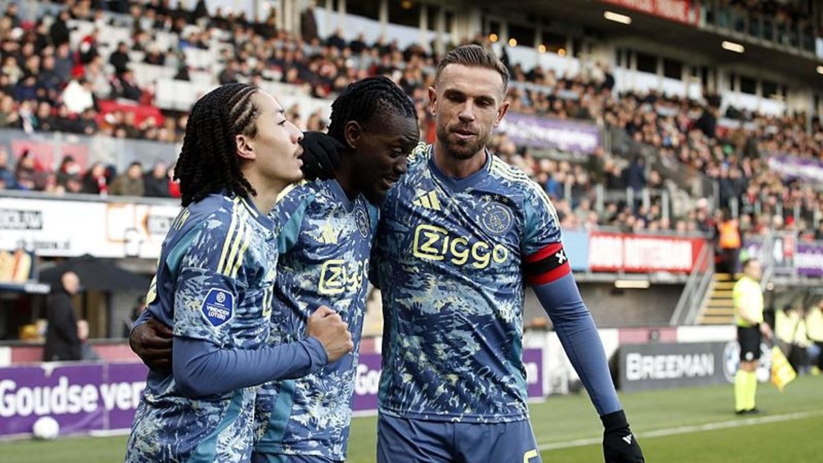 Ajax bir puana razı