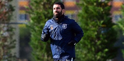 Arda Turan’dan Mehmetçik’e destek